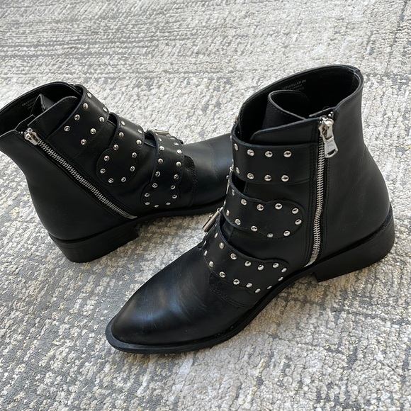 Steven by Steve Madden black ankle bootie. Women’s size 8 - Picture 4 of 7